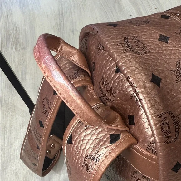 Source Unknown Visteos Metallic Rose Gold Backpack with Stud Accents - Picture 7 of 15